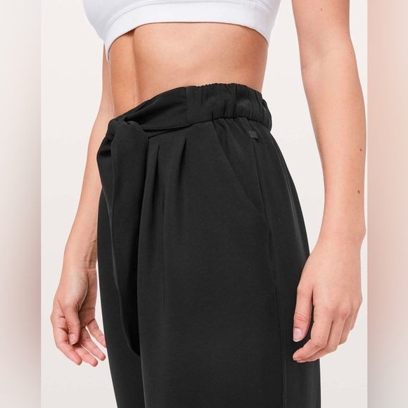 Lululemon NEW Noir Tie Waist Crop Pants in Black‎ 2 - Picture 8 of 10